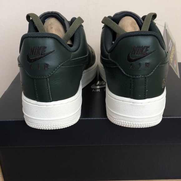 NIKE AIR FORCE 1 GTX SNEAKERS - Picture 6 of 9